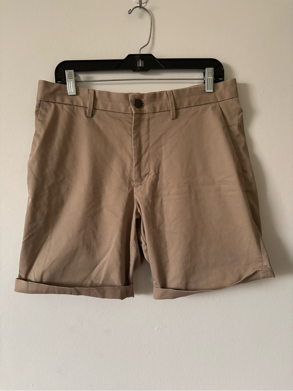 Banana Republic Men's Tan Flat-Front Shorts